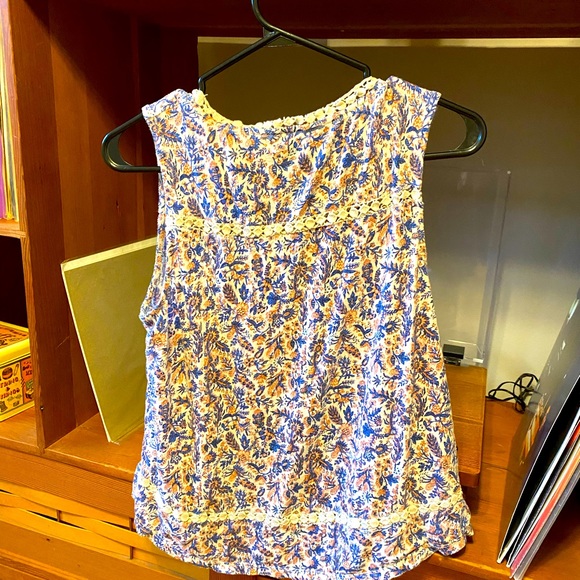 Lucky Brand top - Picture 2 of 2